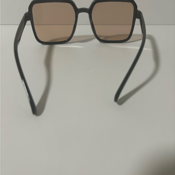 Chic Black Sunglasses with Brown Tinted Lenses - Picture 5 of 7